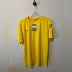 Nike Men’s Dry-Fit football/soccer tee. Mesh back XXL